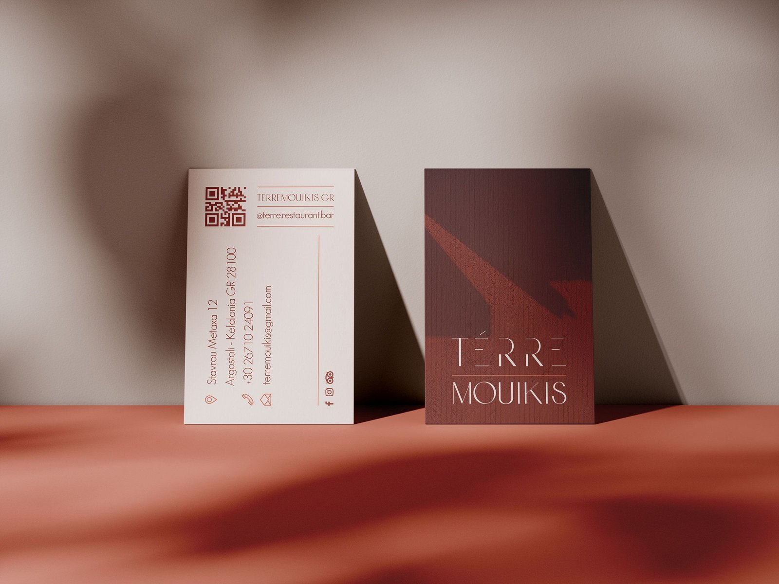 Free Business Card Mockup 3